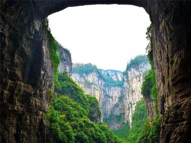 小球进黑洞